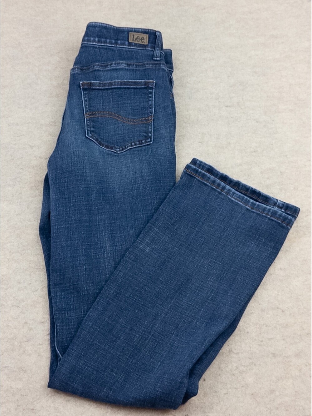 Lee Regular Fit Bootcut Mid Rise Jeans - Size 8 Long